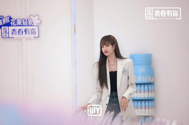 1001 sắc thái của Lisa (BLACKPINK) khi làm giám khảo: Dễ thương đúng lúc, nghiêm khắc đúng chỗ - Ảnh 6. 1001 sắc thái của Lisa (BLACKPINK) khi làm giám khảo: Dễ thương đúng lúc, nghiêm khắc đúng chỗ - Ảnh 6.
