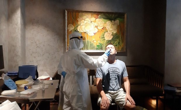 TP.HCM: Xử trí ổ dịch tại quán bar Buddha, 3 người đã nhiễm Covid-19 sau khi tiếp xúc với phi công Vietnam Airlines - Ảnh 2. TP.HCM: Xử trí ổ dịch tại quán bar Buddha, 3 người đã nhiễm Covid-19 sau khi tiếp xúc với phi công Vietnam Airlines - Ảnh 2.