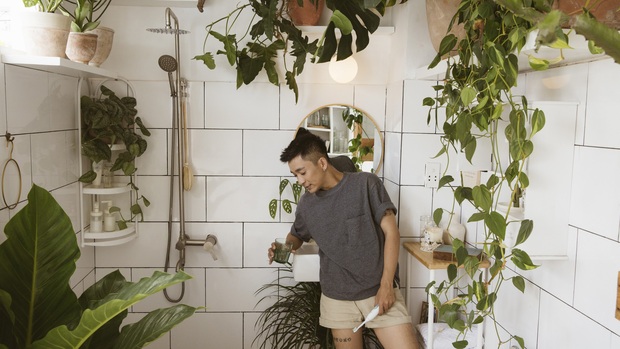 Biến góc nhà ẩm mốc cũ kĩ thành nhà tắm phong cách tropical trên cả cool, chàng trai khiến hội chị em thi nhau nhận idol - Ảnh 4. Biến góc nhà ẩm mốc cũ kĩ thành nhà tắm phong cách tropical trên cả cool, chàng trai khiến hội chị em thi nhau nhận idol - Ảnh 4.