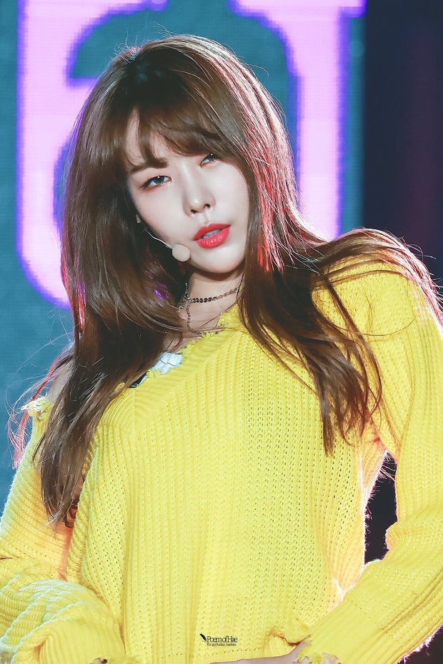 Top 3 ca sĩ thần tượng đỉnh nhất trong mắt “tiểu Taeyeon”: Chọn ngay “phiên bản gốc” của chính mình, đánh giá cao 2 ca sĩ tài năng nhưng lận đận - Ảnh 3. Top 3 ca sĩ thần tượng đỉnh nhất trong mắt “tiểu Taeyeon”: Chọn ngay “phiên bản gốc” của chính mình, đánh giá cao 2 ca sĩ tài năng nhưng lận đận - Ảnh 3.