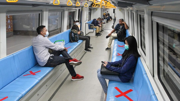 Bằng chứng lý giải tại sao Hạn chế tiếp xúc xã hội là bước cực kỳ quan trọng để cứu thế giới khỏi đại dịch Covid-19 - Ảnh 3. Bằng chứng lý giải tại sao Hạn chế tiếp xúc xã hội là bước cực kỳ quan trọng để cứu thế giới khỏi đại dịch Covid-19 - Ảnh 3.