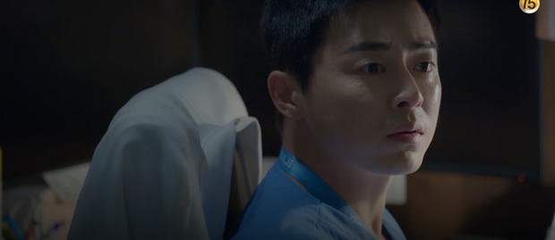 Hospital Playlist tập 3 hết tấu hài lại rút cạn nước mắt nhờ Jo Jung Suk, trở thành phim đài tvN đáng xem nhất lúc này! - Ảnh 7.