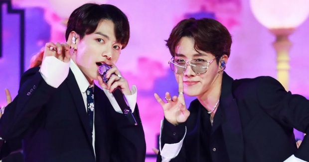 Quá khứ làm vũ công phụ họa của loạt idol đình đám: Anh em BTS nhảy phụ cho đàn anh cùng nhà, Kang Daniel diễn cảnh tình tứ với mỹ nhân “bốc lửa” - Ảnh 1. Quá khứ làm vũ công phụ họa của loạt idol đình đám: Anh em BTS nhảy phụ cho đàn anh cùng nhà, Kang Daniel diễn cảnh tình tứ với mỹ nhân “bốc lửa” - Ảnh 1.