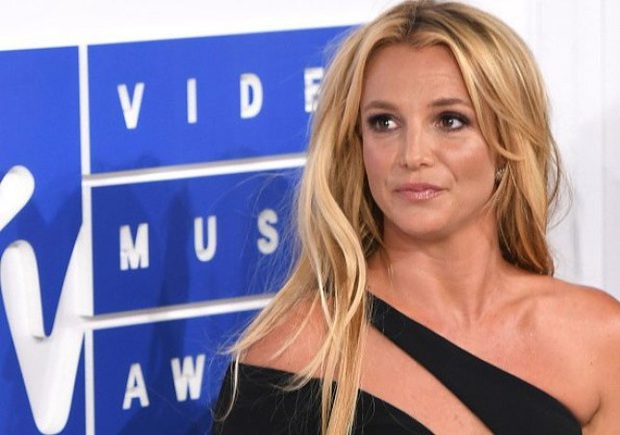 Nữ hoàng nhạc Pop Britney Spears khiến dân tình sốc nặng khi tự nhận phá kỷ lục của Usain Bolt tới 4 giây, còn đưa ra luôn cơ sở để chứng minh - Ảnh 3. Nữ hoàng nhạc Pop Britney Spears khiến dân tình sốc nặng khi tự nhận phá kỷ lục của Usain Bolt tới 4 giây, còn đưa ra luôn cơ sở để chứng minh - Ảnh 3.
