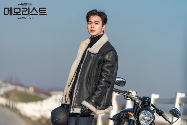 Jin (BTS) lên tiếng chốt Memorist là phim hot nhất tvN hiện tại, ngại gì không hóng Yoo Seung Ho săn sát nhân này anh em ơi! - Ảnh 5.