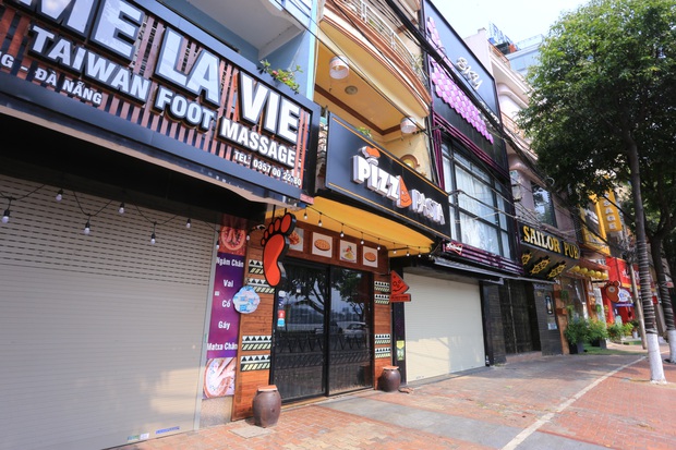 Hàng loạt hàng quán ở Đà Nẵng đóng cửa thực hiện lệnh giới nghiêm - Ảnh 2.