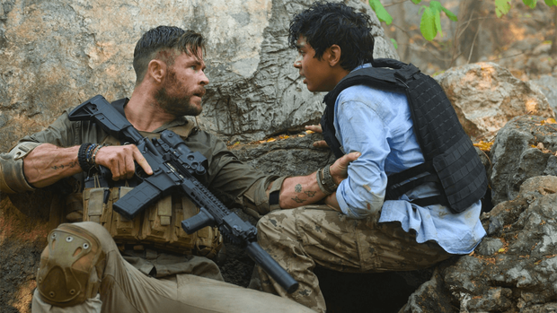 Netflix tháng 4: Thần Sấm Chris Hemsworth có bom tấn hành động, dòng phim gia đình lên ngôi giữa thời điểm ai cũng đang ở nhà - Ảnh 7.