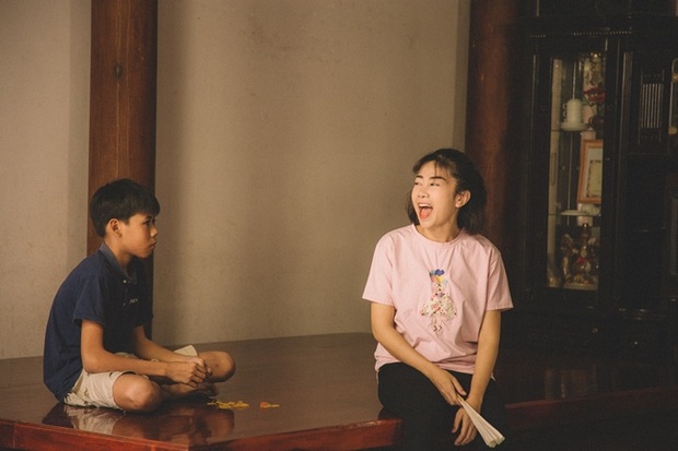 Nghẹn lòng loạt ảnh hậu trường miệng cười tươi rói của cố diễn viên Mai Phương ở dự án phim cuối cùng - Ảnh 2.