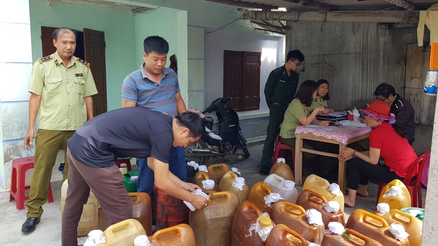 Phú Yên: Phát hiện gần 1.000 lít dầu DO không rõ nguồn gốc - Ảnh 1. Phú Yên: Phát hiện gần 1.000 lít dầu DO không rõ nguồn gốc - Ảnh 1.