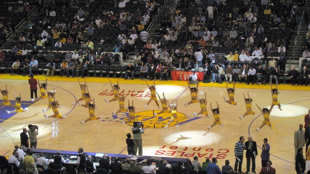 Dịch Covid-19 bùng phát ở Mỹ, giải bóng rổ NBA đưa ra những khuyến cáo đầu tiên tới giới cầu thủ - Ảnh 3. Dịch Covid-19 bùng phát ở Mỹ, giải bóng rổ NBA đưa ra những khuyến cáo đầu tiên tới giới cầu thủ - Ảnh 3.