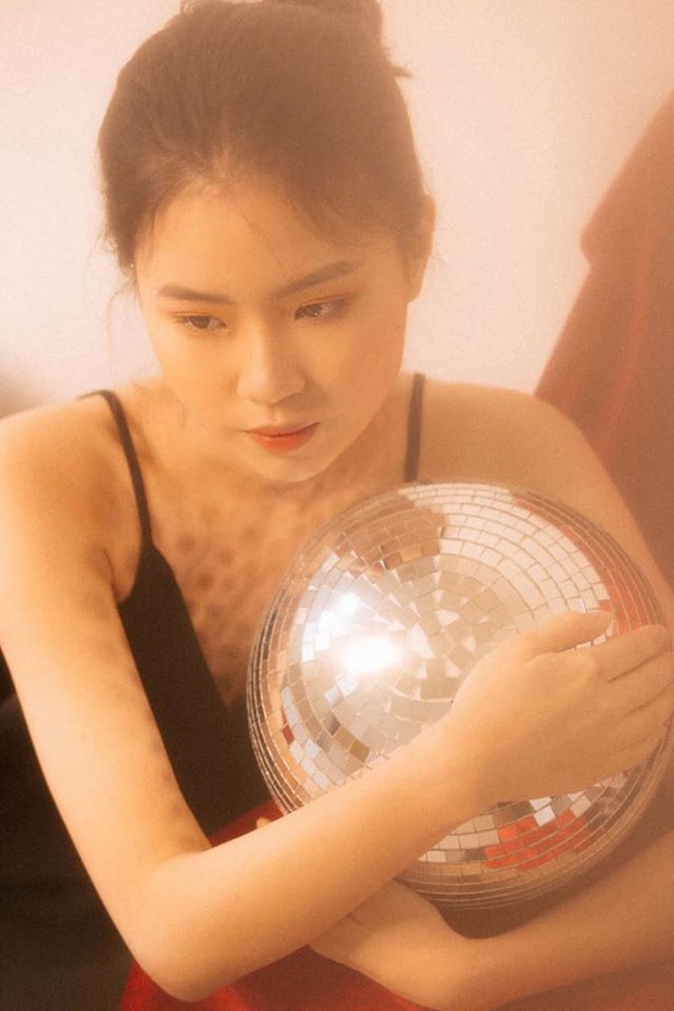 Vpop chào đón Han Sara, AMEE công chúa kẹo ngọt, Kha lãng tử hay Xesi, Obito đang làm mưa làm gió - thời của GEN Z đến rồi! - Ảnh 17. Vpop chào đón Han Sara, AMEE công chúa kẹo ngọt, Kha lãng tử hay Xesi, Obito đang làm mưa làm gió - thời của GEN Z đến rồi! - Ảnh 17.