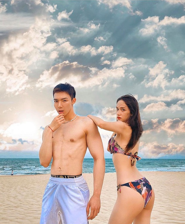 Erik lại khiến fan mất máu khi cởi áo khoe body trên biển, khiến Hương Giang phải thốt lên Em tôi hot quá! - Ảnh 2. Erik lại khiến fan mất máu khi cởi áo khoe body trên biển, khiến Hương Giang phải thốt lên Em tôi hot quá! - Ảnh 2.