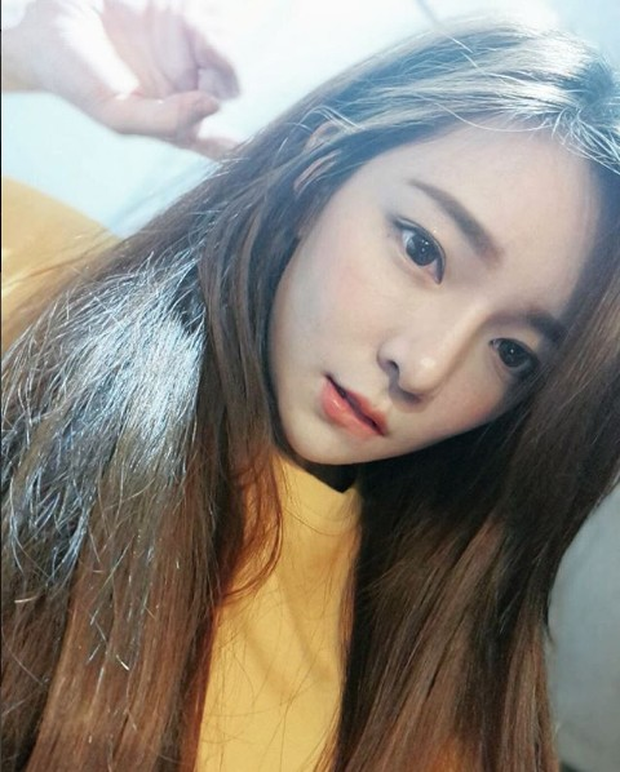 Nữ streamer LMHT xinh đẹp gây choáng với phát ngôn sốc: Ở nhà tôi không mặc nội y, vài tháng mới giặt một lần - Ảnh 11. Nữ streamer LMHT xinh đẹp gây choáng với phát ngôn sốc: Ở nhà tôi không mặc nội y, vài tháng mới giặt một lần - Ảnh 11.