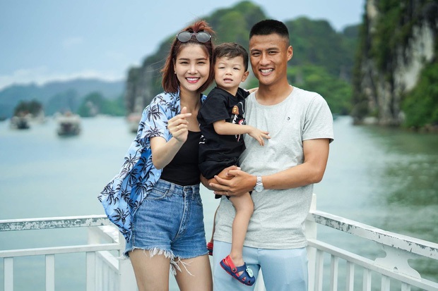 Chuyện cầu thủ yêu mỹ nhân Vbiz: Người bất chấp tẩy chay rồi vẫn tan vỡ, người vượt mọi hoài nghi viên mãn không ngờ - Ảnh 13. Chuyện cầu thủ yêu mỹ nhân Vbiz: Người bất chấp tẩy chay rồi vẫn tan vỡ, người vượt mọi hoài nghi viên mãn không ngờ - Ảnh 13.