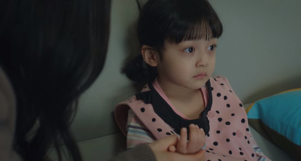 Mỹ nhân tình địch của Kim Tae Hee ở HI BYE, MAMA: Người mới thua đau đầy đáng thương trước người vợ quá cố - Ảnh 9. Mỹ nhân tình địch của Kim Tae Hee ở HI BYE, MAMA: Người mới thua đau đầy đáng thương trước người vợ quá cố - Ảnh 9.