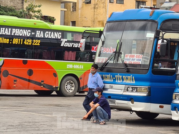 Cảnh đìu hiu chưa từng có ở Hải Phòng, cả bến xe chỉ phục vụ 1 khách đường dài - Ảnh 2.