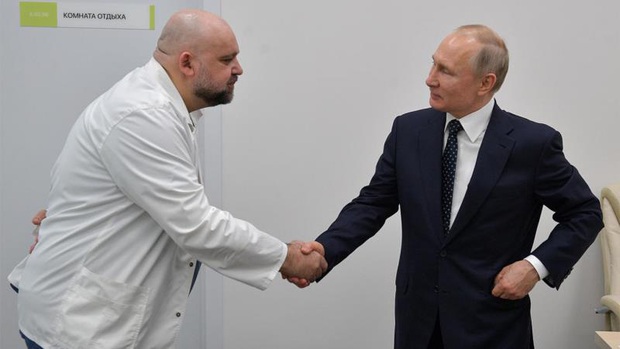 Bác sĩ Nga đi cùng Tổng thống Putin được chẩn đoán mắc Covid-19 - Ảnh 1.