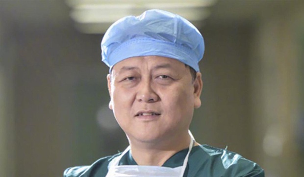 Bác sĩ phó khoa mắt bệnh viện Trung tâm Vũ Hán qua đời vì nhiễm virus corona - Ảnh 3. Bác sĩ phó khoa mắt bệnh viện Trung tâm Vũ Hán qua đời vì nhiễm virus corona - Ảnh 3.