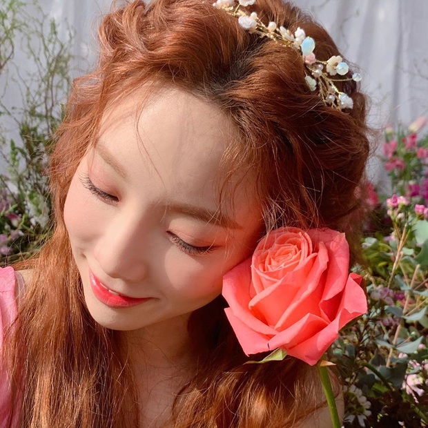 Loạt hình nhá hàng mới của Taeyeon đang khiến cả MXH bấn loạn: Không phải Yoona, visual của SNSD là đây chứ đâu! - Ảnh 9. Loạt hình nhá hàng mới của Taeyeon đang khiến cả MXH bấn loạn: Không phải Yoona, visual của SNSD là đây chứ đâu! - Ảnh 9.