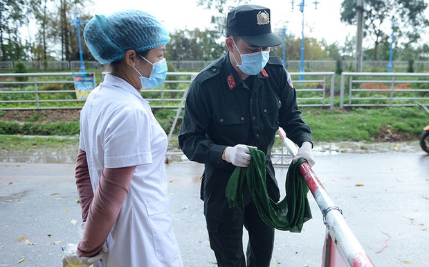 Giám đốc Công an tỉnh Vĩnh Phúc: Làm nhiệm vụ cách ly Sơn Lôi có chiến sỹ Tết đến giờ còn chưa được về nhà - Ảnh 1. Giám đốc Công an tỉnh Vĩnh Phúc: Làm nhiệm vụ cách ly Sơn Lôi có chiến sỹ Tết đến giờ còn chưa được về nhà - Ảnh 1.