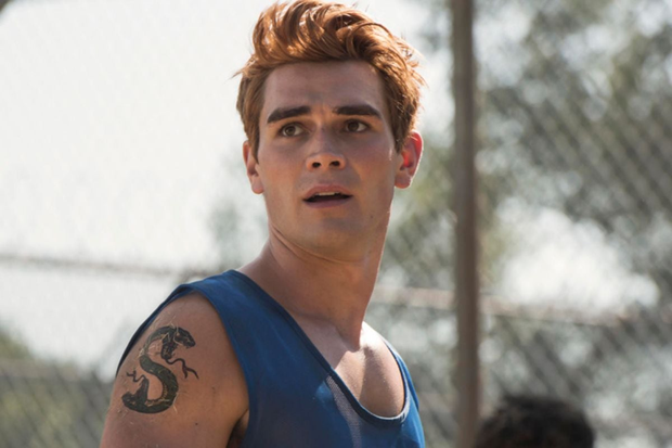 Fan Riverdale chuẩn bị tinh thần khóc tơi tả khi gặp lại nam thần 6 múi KJ Apa ở Vì Anh Vẫn Tin là vừa - Ảnh 1.