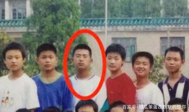 So kè 3 nam thần hot nhất Cbiz: Tiêu Chiến bị tẩy chay, Vương Nhất Bác - Lý Hiện lao đao vì loạt phốt đen trong quá khứ - Ảnh 20. So kè 3 nam thần hot nhất Cbiz: Tiêu Chiến bị tẩy chay, Vương Nhất Bác - Lý Hiện lao đao vì loạt phốt đen trong quá khứ - Ảnh 20.