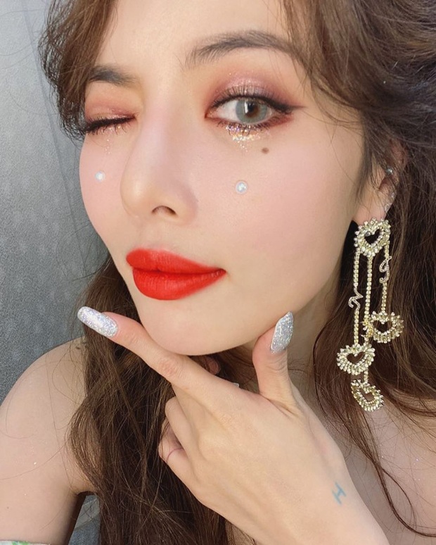 Bộ sưu tập nail của Hyuna: Nhiều bộ đơn giản đến nỗi bạn có thể tự tút tát, thích style ngọt ngào hay sang chảnh quyền lực đều có hết - Ảnh 6.