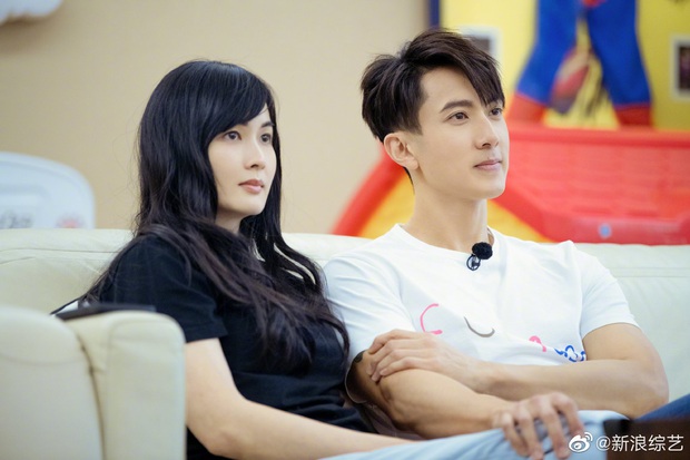 Top 1 tìm kiếm Weibo hôm nay là bức ảnh 24 năm trước của Ngô Tôn và bà xã, bí mật động trời bây giờ mới chịu tiết lộ - Ảnh 3. Top 1 tìm kiếm Weibo hôm nay là bức ảnh 24 năm trước của Ngô Tôn và bà xã, bí mật động trời bây giờ mới chịu tiết lộ - Ảnh 3.