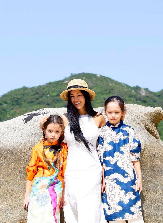Hé lộ cơ ngơi của diva Hồng Nhung tại Mỹ: Nằm tại Hollywood, chưa xây xong mà đã hoành tráng như khách sạn - Ảnh 8. Hé lộ cơ ngơi của diva Hồng Nhung tại Mỹ: Nằm tại Hollywood, chưa xây xong mà đã hoành tráng như khách sạn - Ảnh 8.