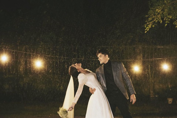 Ngắm trọn loạt ảnh cưới của cặp Người ấy là ai: Từ ướt át đến tái hiện lại khung cảnh nơi anh gặp em - Ảnh 6.