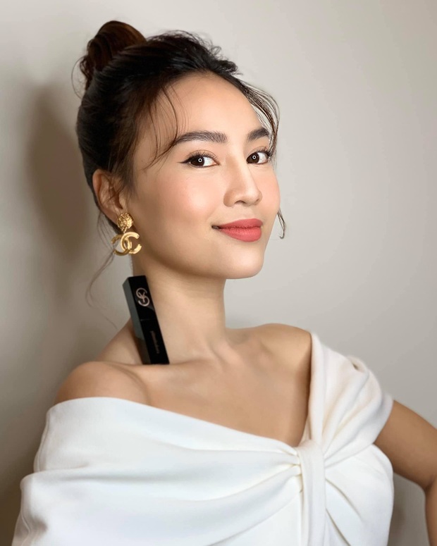 Sau Chi Pu, Lan Ngọc và Á hậu Phương Nga cũng nhiệt tình hưởng ứng thử thách son môi: Body liệu có vượt qua thử thách? - Ảnh 2. Sau Chi Pu, Lan Ngọc và Á hậu Phương Nga cũng nhiệt tình hưởng ứng thử thách son môi: Body liệu có vượt qua thử thách? - Ảnh 2.