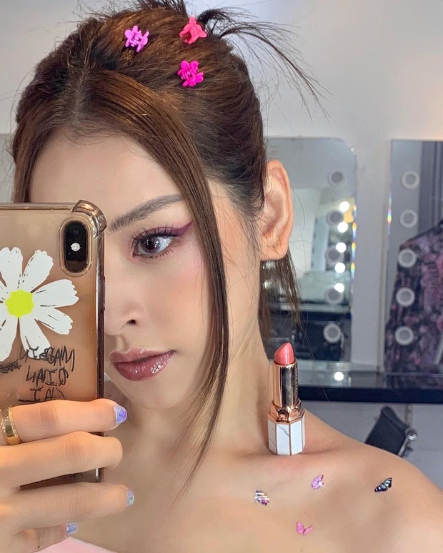 Sau Chi Pu, Lan Ngọc và Á hậu Phương Nga cũng nhiệt tình hưởng ứng thử thách son môi: Body liệu có vượt qua thử thách? - Ảnh 6. Sau Chi Pu, Lan Ngọc và Á hậu Phương Nga cũng nhiệt tình hưởng ứng thử thách son môi: Body liệu có vượt qua thử thách? - Ảnh 6.