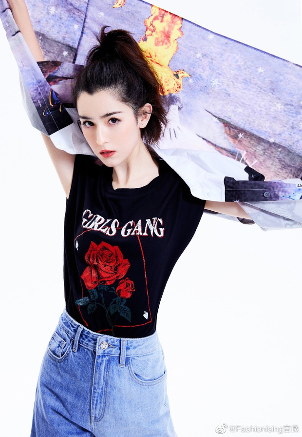 Ảnh không photoshop khiến tiểu tam tin đồn nhà Angela Baby gây bão: Gương mặt hoàn mỹ, sống mũi cao ngút ngàn - Ảnh 8. Ảnh không photoshop khiến tiểu tam tin đồn nhà Angela Baby gây bão: Gương mặt hoàn mỹ, sống mũi cao ngút ngàn - Ảnh 8.