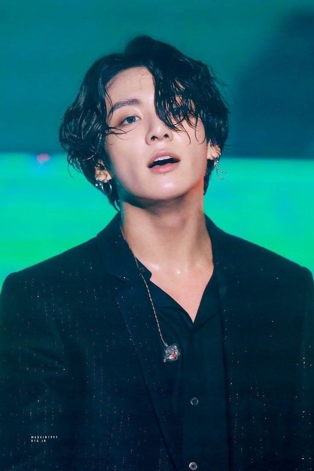 BXH 10 idol nam đẹp tự nhiên của Kpop: Vị trí top 3 gây bất ngờ, no.1 thuộc về nam thần BTS nào? - Ảnh 21. BXH 10 idol nam đẹp tự nhiên của Kpop: Vị trí top 3 gây bất ngờ, no.1 thuộc về nam thần BTS nào? - Ảnh 21.