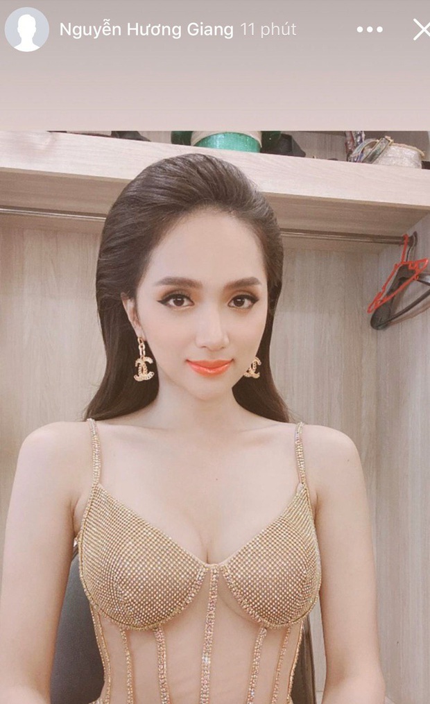 Giám khảo Hương Giang khoe vai trần gợi cảm, đẹp lộng lẫy tại Chung kết Hoa hậu Chuyển giới Quốc tế 2020 - Ảnh 2. Giám khảo Hương Giang khoe vai trần gợi cảm, đẹp lộng lẫy tại Chung kết Hoa hậu Chuyển giới Quốc tế 2020 - Ảnh 2.