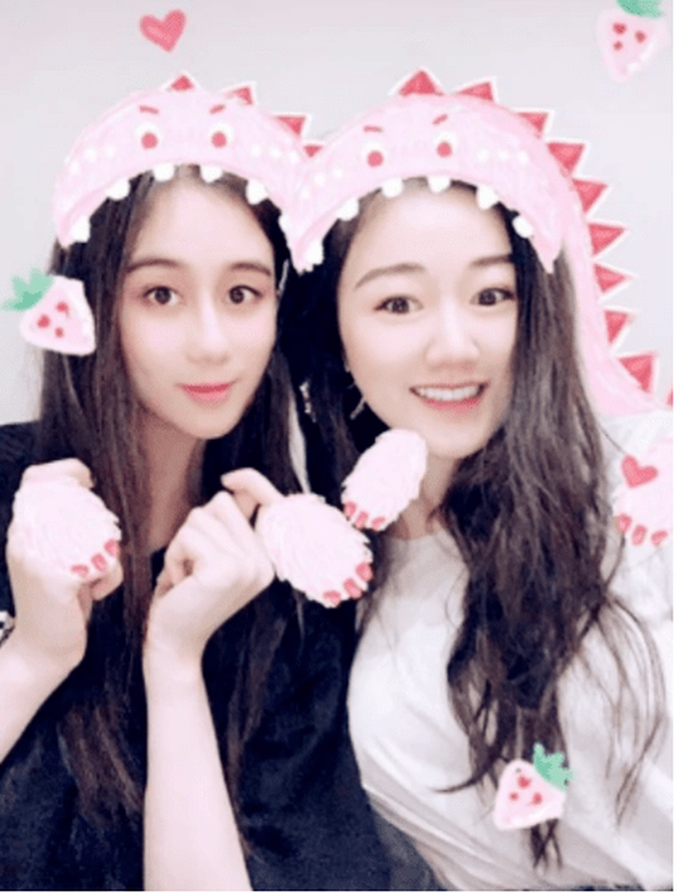 Ảnh tháo niềng răng của thiên kim tiểu thư út ít gia tộc trùm sòng bạc Macau gây sốt: Nhan sắc thăng cấp quá ngoạn mục! - Ảnh 1. Ảnh tháo niềng răng của thiên kim tiểu thư út ít gia tộc trùm sòng bạc Macau gây sốt: Nhan sắc thăng cấp quá ngoạn mục! - Ảnh 1.