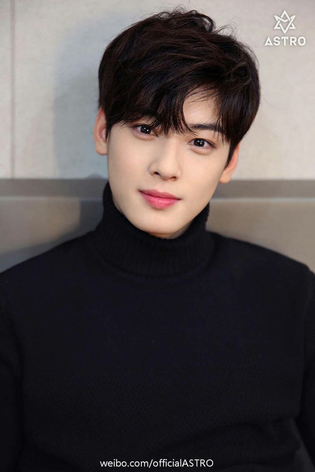BXH 10 idol nam đẹp tự nhiên của Kpop: Vị trí top 3 gây bất ngờ, no.1 thuộc về nam thần BTS nào? - Ảnh 14. BXH 10 idol nam đẹp tự nhiên của Kpop: Vị trí top 3 gây bất ngờ, no.1 thuộc về nam thần BTS nào? - Ảnh 14.