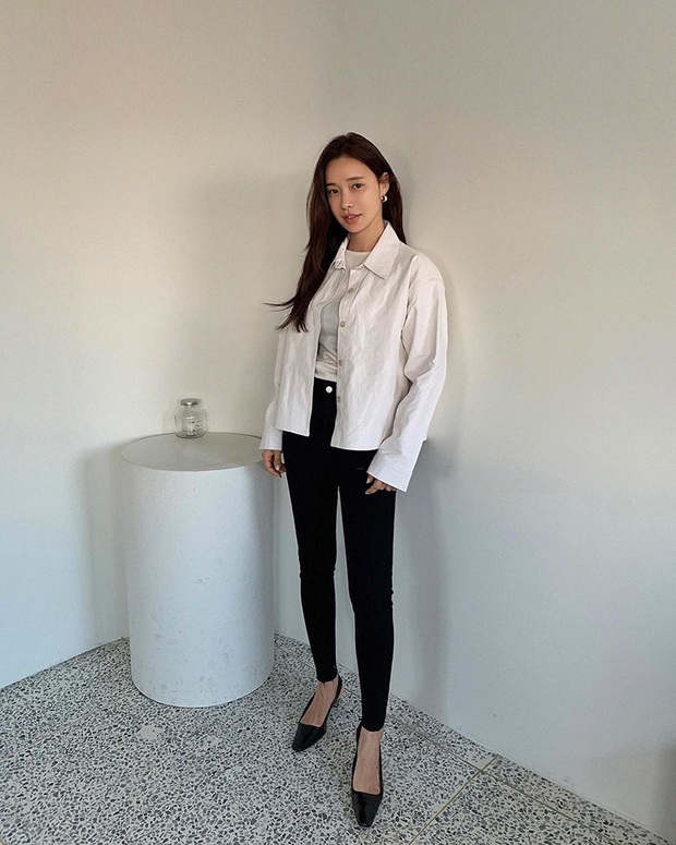 Dù quần jeans dáng ôm có hot hay không, Son Ye Jin vẫn chẳng ngán diện từ phim đến đời thực - Ảnh 11. Dù quần jeans dáng ôm có hot hay không, Son Ye Jin vẫn chẳng ngán diện từ phim đến đời thực - Ảnh 11.