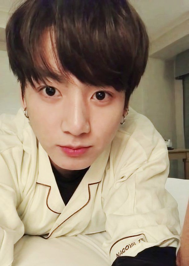 Tiết lộ toàn bộ bí quyết để có được làn da mộc triệu fan ngưỡng mộ của BTS: Tưởng khó hóa ra đơn giản không tưởng - Ảnh 2. Tiết lộ toàn bộ bí quyết để có được làn da mộc triệu fan ngưỡng mộ của BTS: Tưởng khó hóa ra đơn giản không tưởng - Ảnh 2.