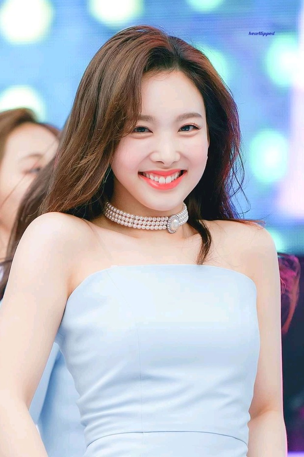 Câu hỏi vạn người tò mò: TWICE có 3 nữ thần nổi nhất Tzuyu, Nayeon và Sana, nhưng ai mới là đại diện của nhóm? - Ảnh 6.