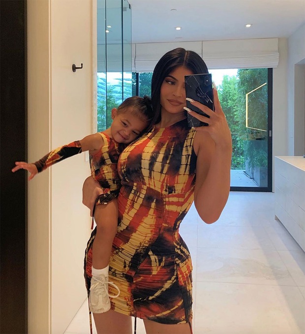 kylie-jenner-stormi-instagram-1583750988444633033772.jpg