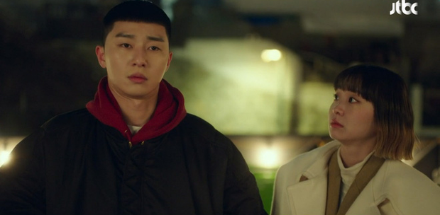 Chờ mãi ông chủ DanBam Park Saeroyi chưa yêu Jo Yi Seo trong Tầng Lớp Itaewon, ai ngờ đã lén hẹn hò nhau từ... 3 năm trước rồi? - Ảnh 1.