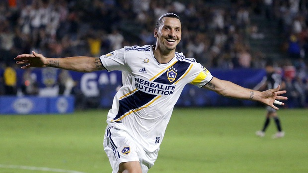 Top 7 cầu thủ kiêm “chuyên gia ngôn ngữ, nói được từ 5 thứ tiếng trở lên - Ảnh 2.