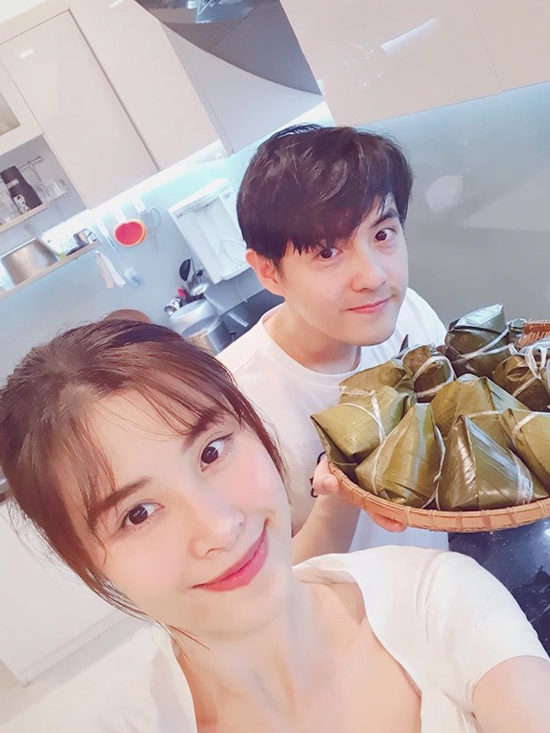 Không nhà hàng đắt đỏ, sao Vbiz tiết kiệm với mâm cơm nhà mùa dịch: Tóc Tiên nịnh chồng món ngon, Băng Di nấu bữa chỉ 50K - Ảnh 3. Không nhà hàng đắt đỏ, sao Vbiz tiết kiệm với mâm cơm nhà mùa dịch: Tóc Tiên nịnh chồng món ngon, Băng Di nấu bữa chỉ 50K - Ảnh 3.