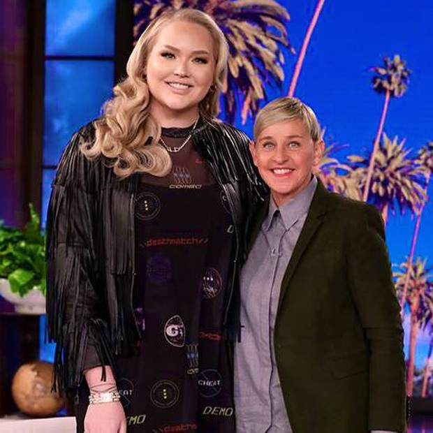 Biến căng Hollywood: MC nổi tiếng Ellen DeGeneres bị đồng nghiệp bóc phốt, nhân cách thực sự bị phơi bày ra ánh sáng? - Ảnh 10.