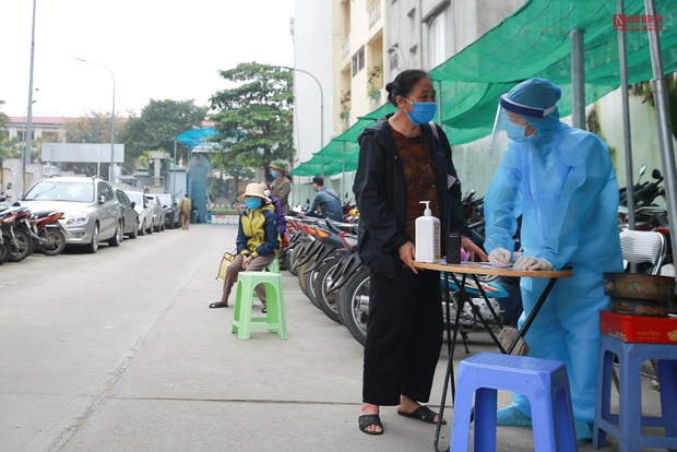 Bên trong bệnh viện Thận Hà Nội bị cách ly do có bệnh nhân 254 - Ảnh 2. Bên trong bệnh viện Thận Hà Nội bị cách ly do có bệnh nhân 254 - Ảnh 2.