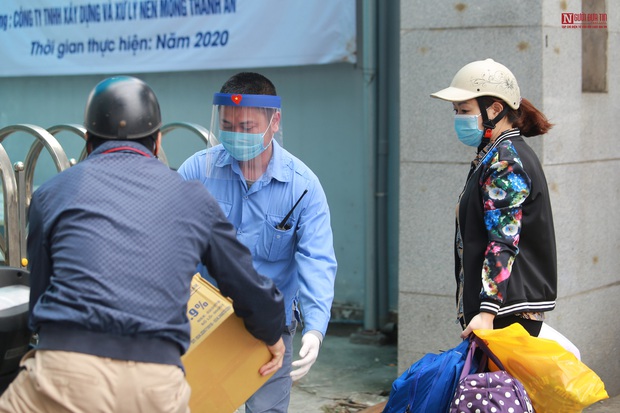 Bên trong bệnh viện Thận Hà Nội bị cách ly do có bệnh nhân 254 - Ảnh 13. Bên trong bệnh viện Thận Hà Nội bị cách ly do có bệnh nhân 254 - Ảnh 13.