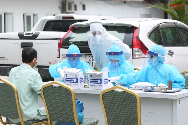 Bên trong bệnh viện Thận Hà Nội bị cách ly do có bệnh nhân 254 - Ảnh 6. Bên trong bệnh viện Thận Hà Nội bị cách ly do có bệnh nhân 254 - Ảnh 6.