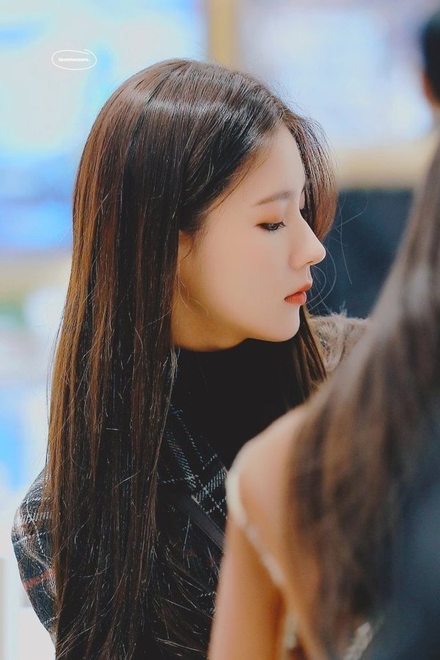 BLACKPINK missing member - Miyeon has a towering nose that makes netizens jealous - Photo 1.