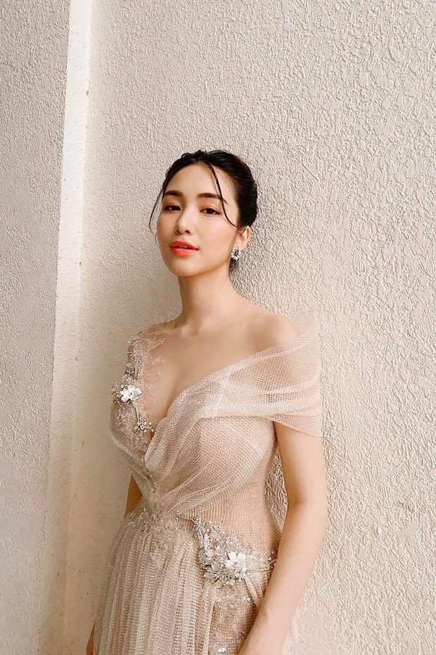 Hòa Minzy ngày càng ăn vận gợi cảm, liệu đây có phải minh chứng cho việc đã là mẹ 1 con? - Ảnh 1. Hòa Minzy ngày càng ăn vận gợi cảm, liệu đây có phải minh chứng cho việc đã là mẹ 1 con? - Ảnh 1.